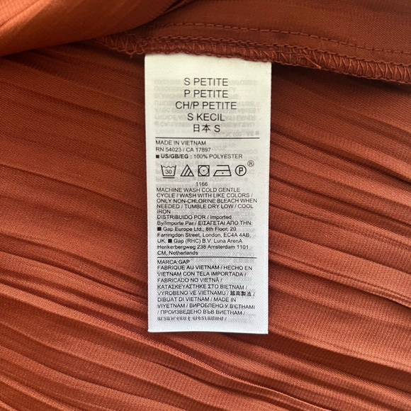 GAP Small Petite Smoked Paprika Brown Pleated Satin Boyfriend Shirt - Picture 4 of 6